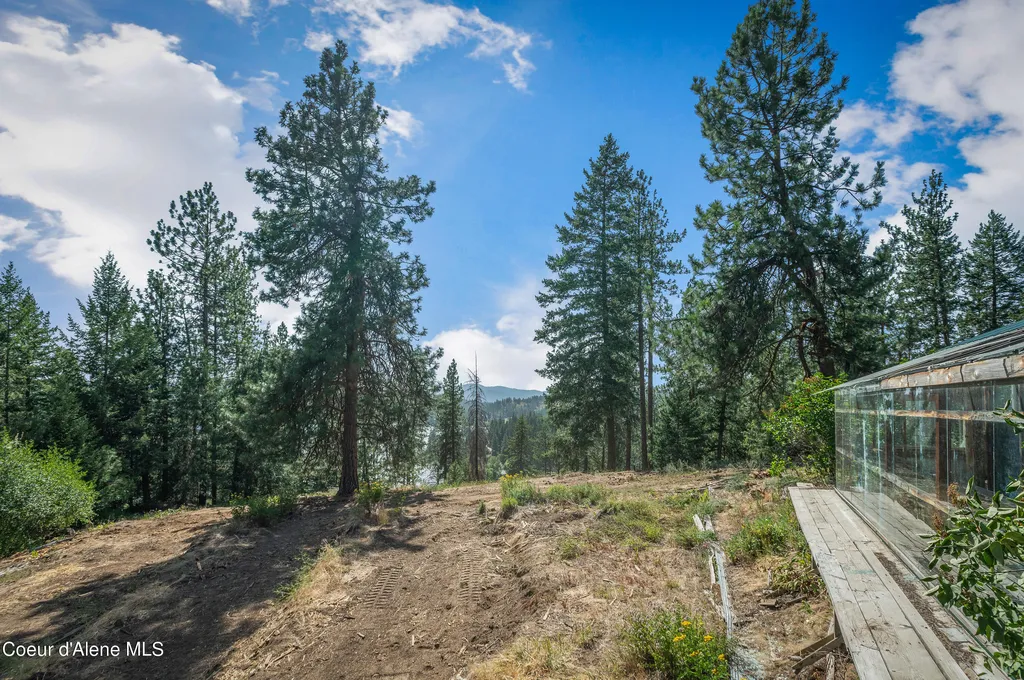 16154 N Smith Avenue Hauser ID 83854