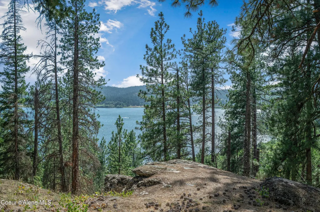 16154 N Smith Avenue Hauser ID 83854