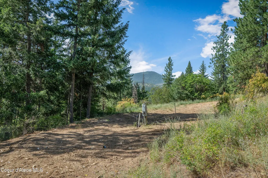 16154 N Smith Avenue Hauser ID 83854