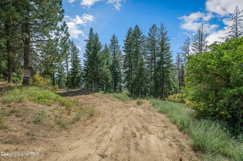 16154 N Smith Avenue Hauser ID 83854