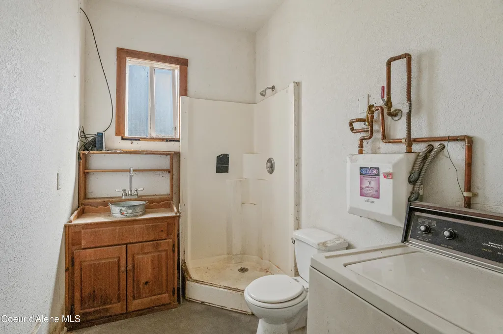 16154 N Smith Avenue Hauser ID 83854
