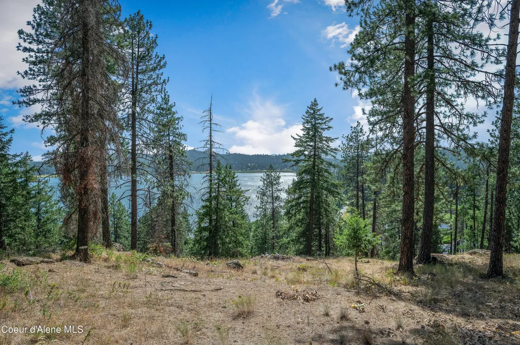 16154 N Smith Avenue Hauser ID 83854