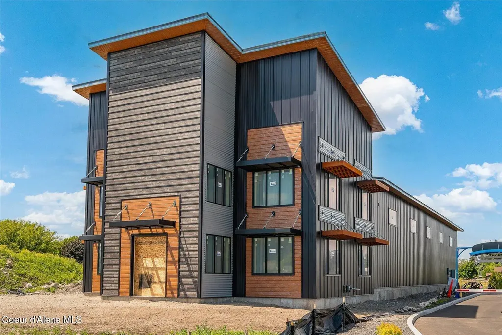 9878 N Kirkpatrick Street Hayden ID 83835