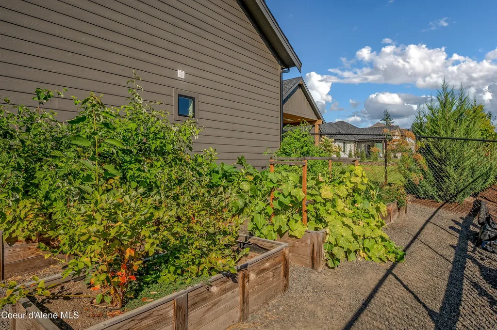 1404 E Bruin Loop Hayden ID 83835
