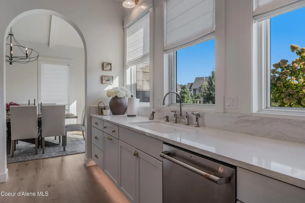 1404 E Bruin Loop Hayden ID 83835
