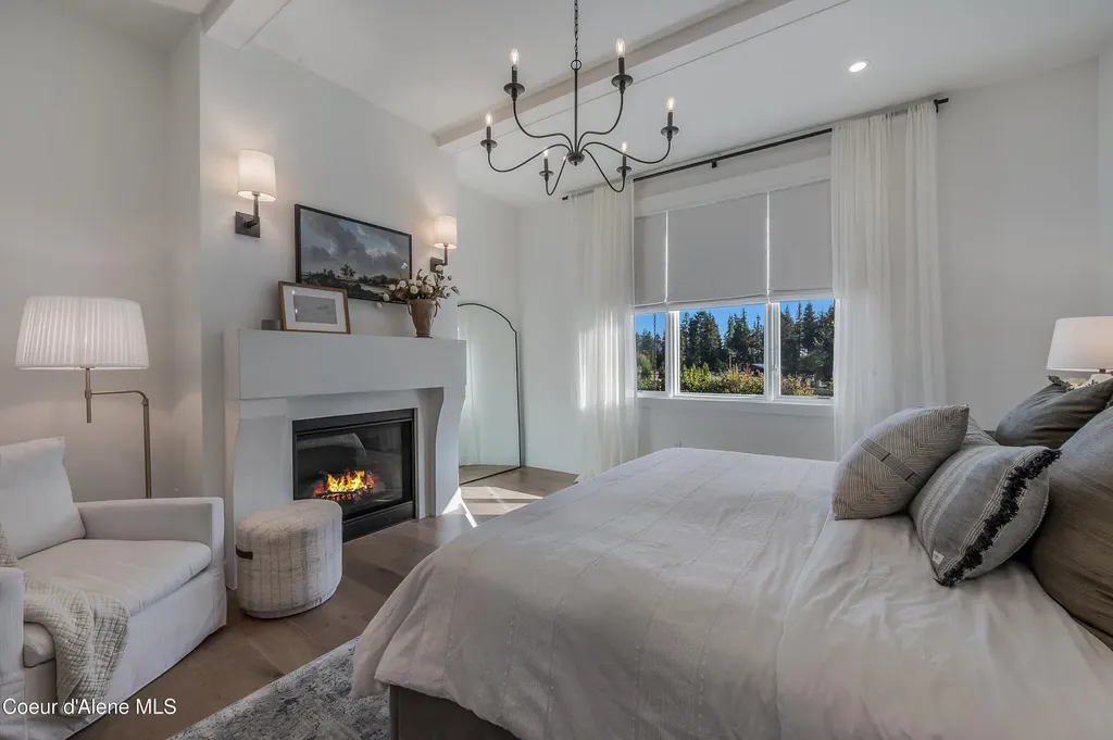 1404 E Bruin Loop Hayden ID 83835