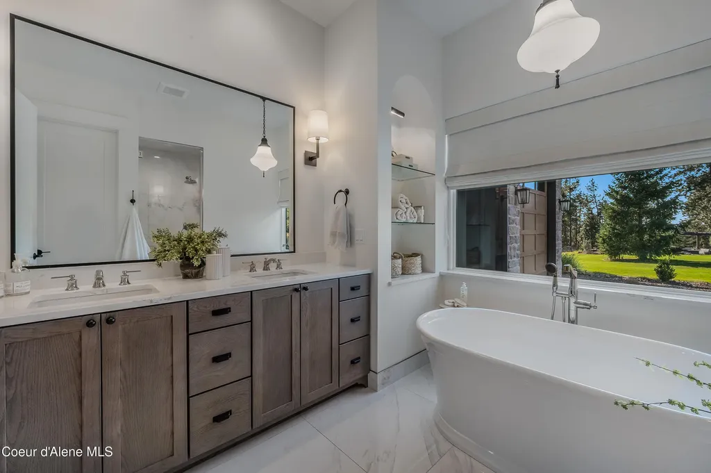 1404 E Bruin Loop Hayden ID 83835