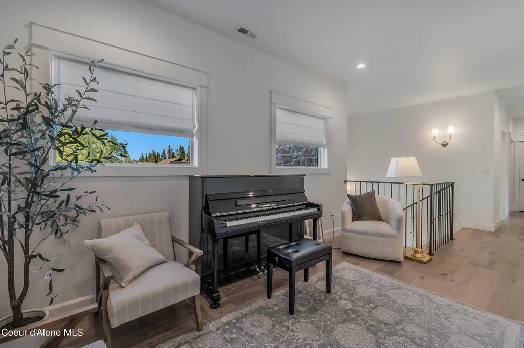 1404 E Bruin Loop Hayden ID 83835