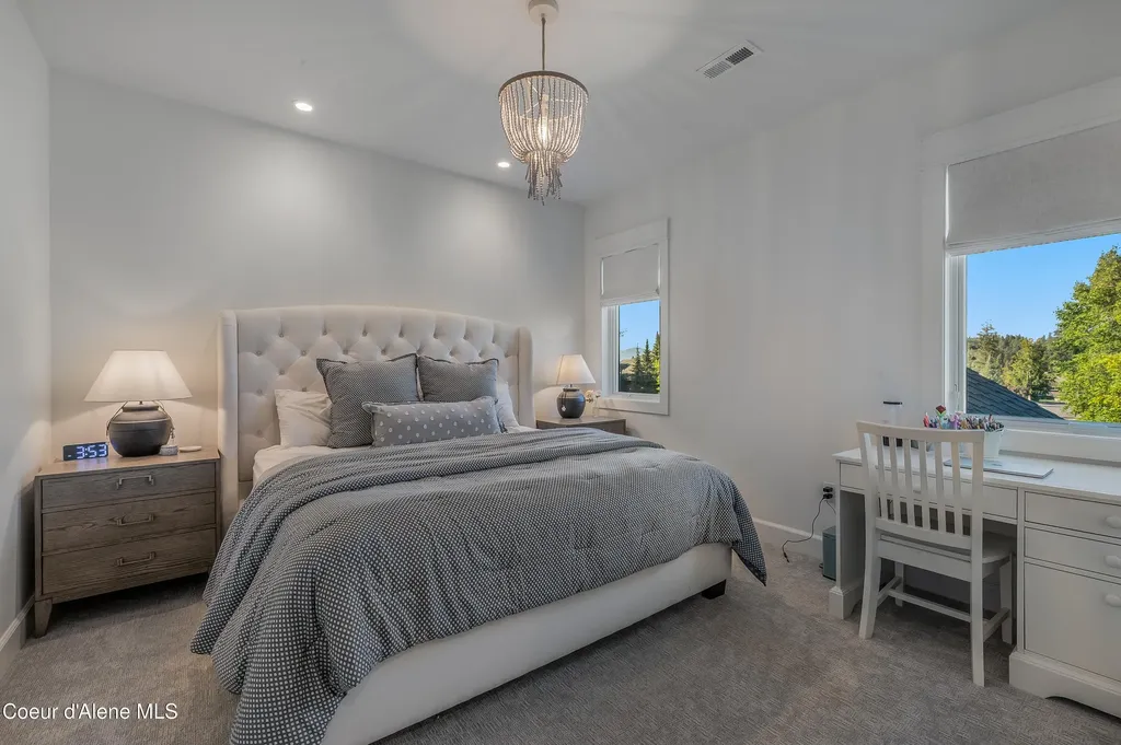 1404 E Bruin Loop Hayden ID 83835