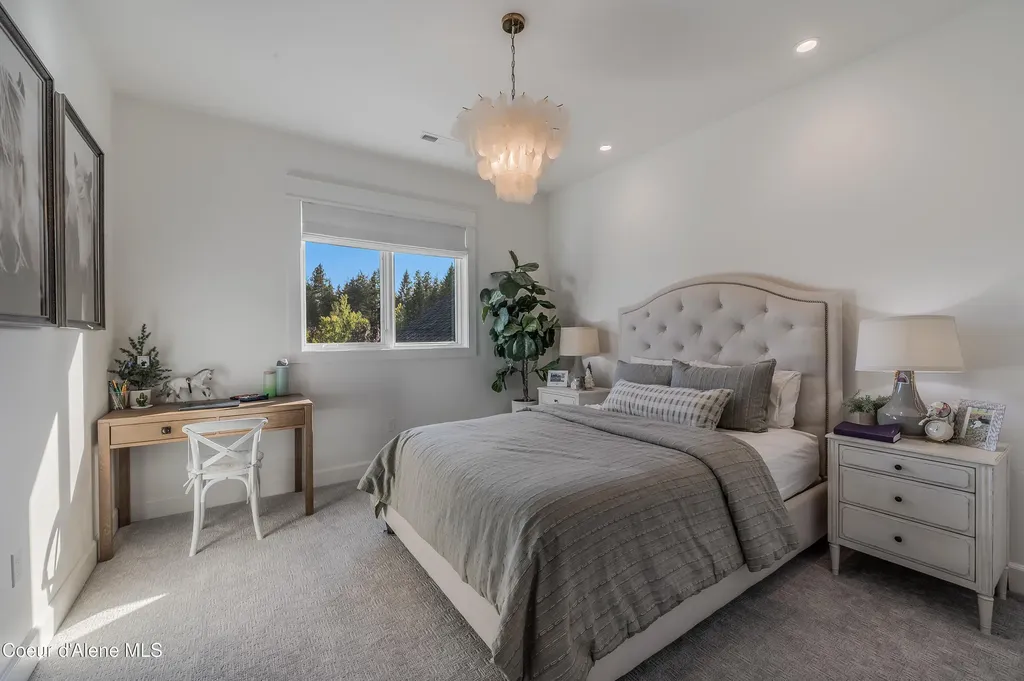 1404 E Bruin Loop Hayden ID 83835