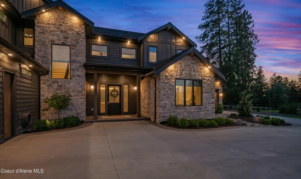 1404 E Bruin Loop Hayden ID 83835