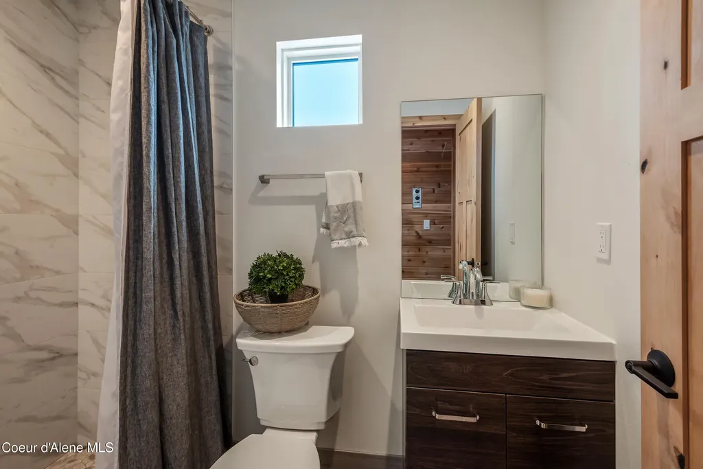 1404 E Bruin Loop Hayden ID 83835