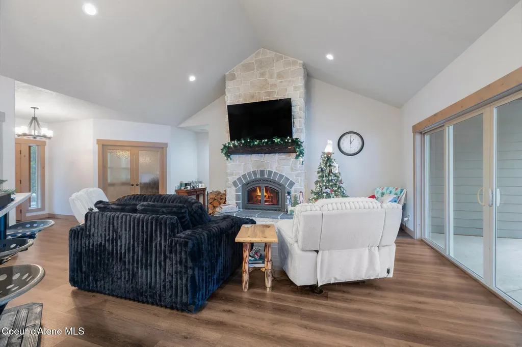 1829 W Smoke Tree Avenue Athol ID 83801