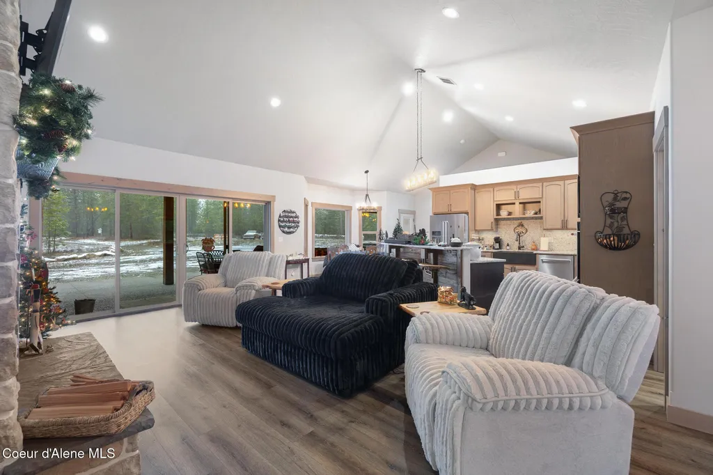 1829 W Smoke Tree Avenue Athol ID 83801