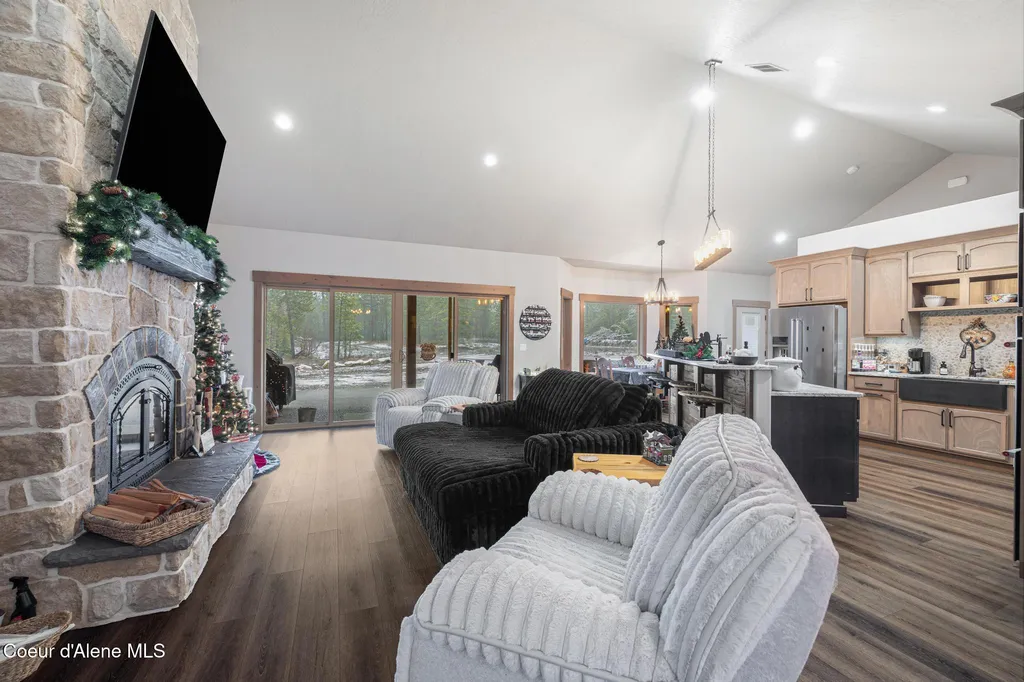 1829 W Smoke Tree Avenue Athol ID 83801