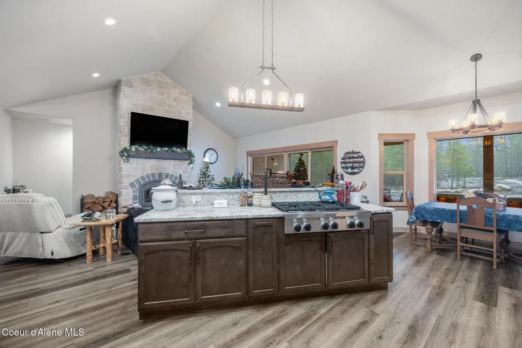 1829 W Smoke Tree Avenue Athol ID 83801