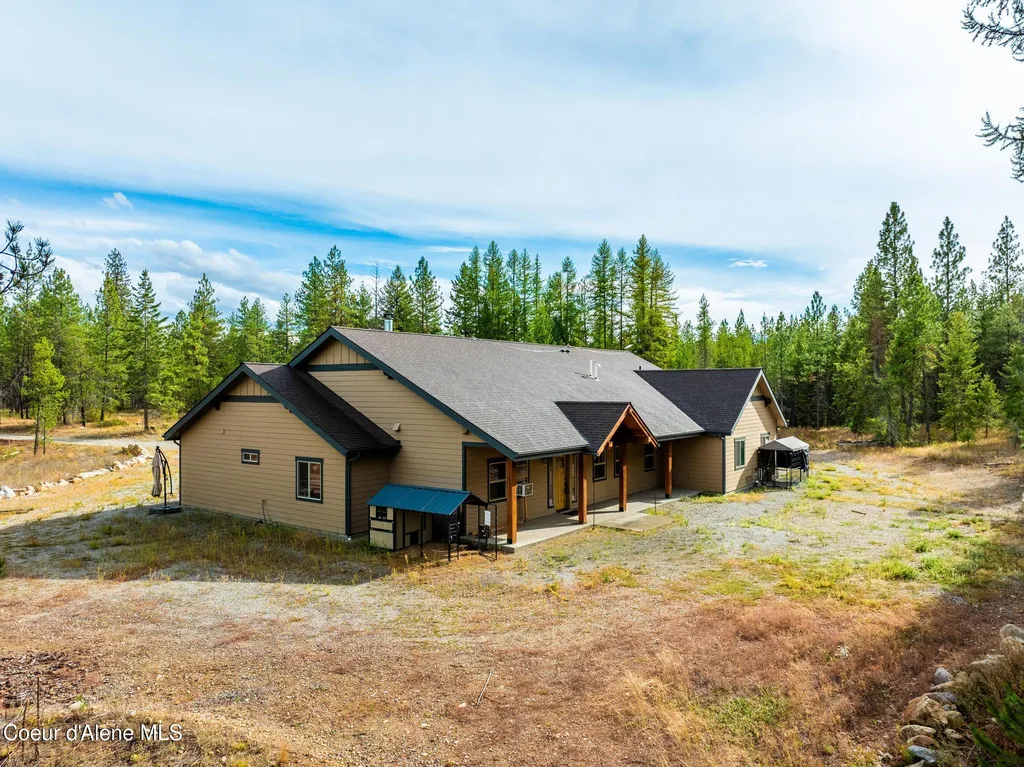 1829 W Smoke Tree Avenue Athol ID 83801