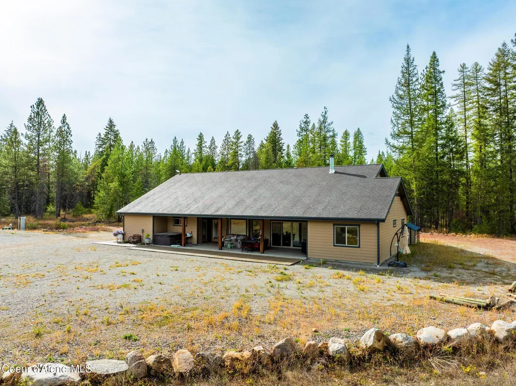 1829 W Smoke Tree Avenue Athol ID 83801
