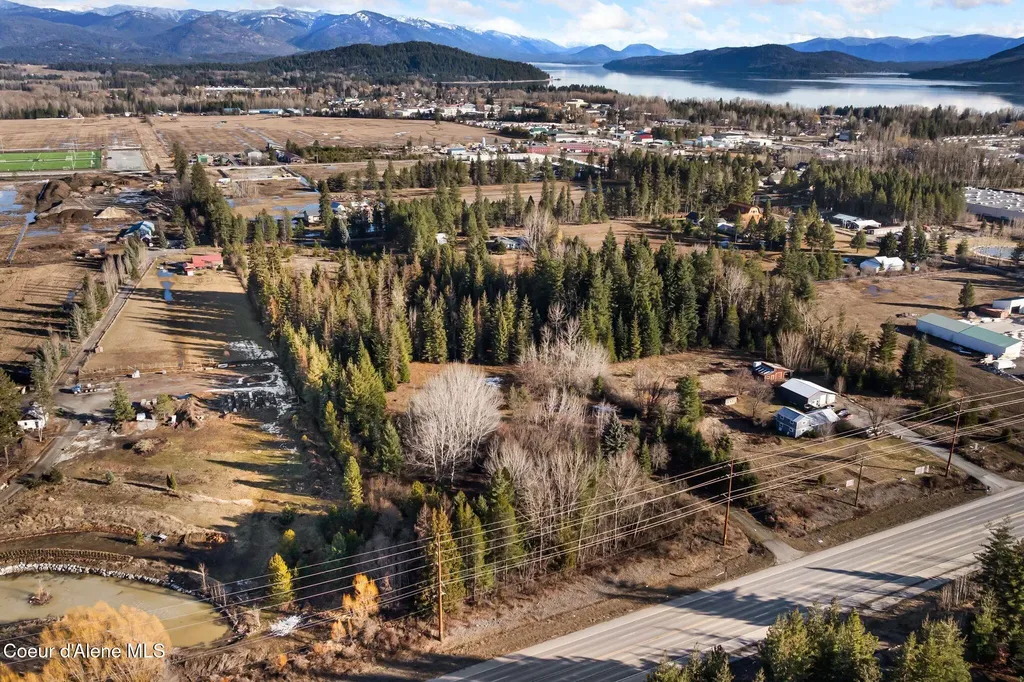 477545 Us-95 Ponderay ID 83852