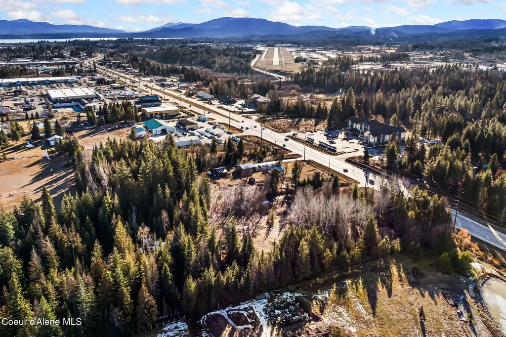 477545 Us-95 Ponderay ID 83852