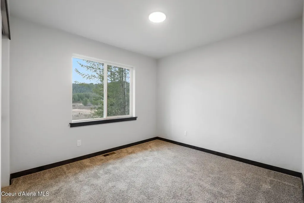 9490 Sunnyside Road Sandpoint ID 83864