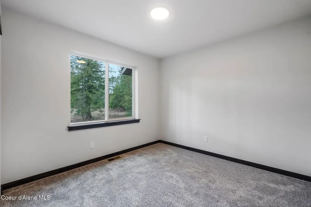 9490 Sunnyside Road Sandpoint ID 83864