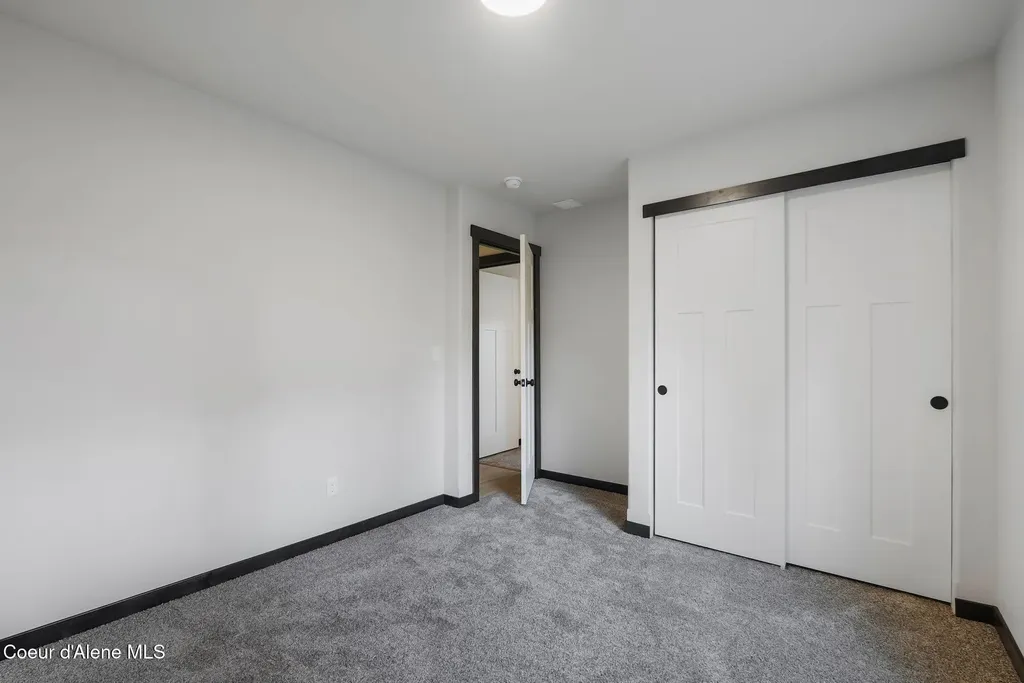 9490 Sunnyside Road Sandpoint ID 83864