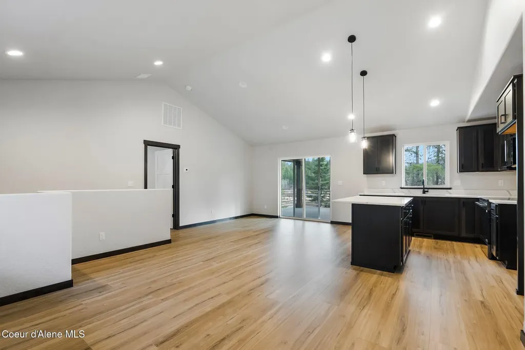 9490 Sunnyside Road Sandpoint ID 83864