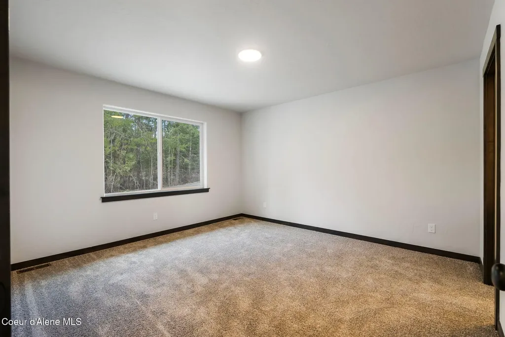 9490 Sunnyside Road Sandpoint ID 83864