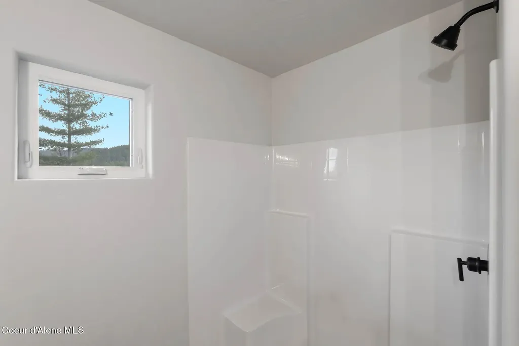 9490 Sunnyside Road Sandpoint ID 83864