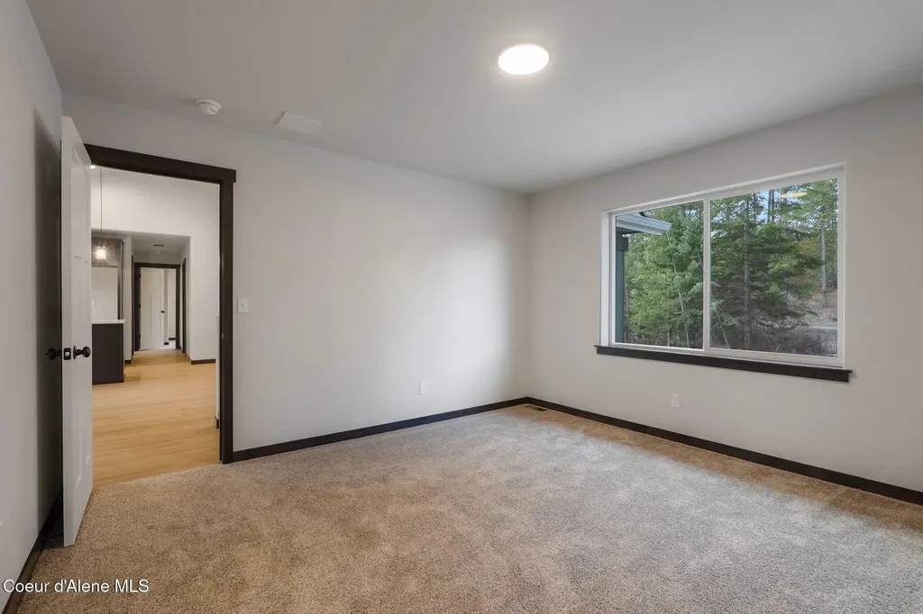 9490 Sunnyside Road Sandpoint ID 83864
