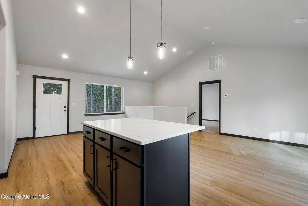 9490 Sunnyside Road Sandpoint ID 83864