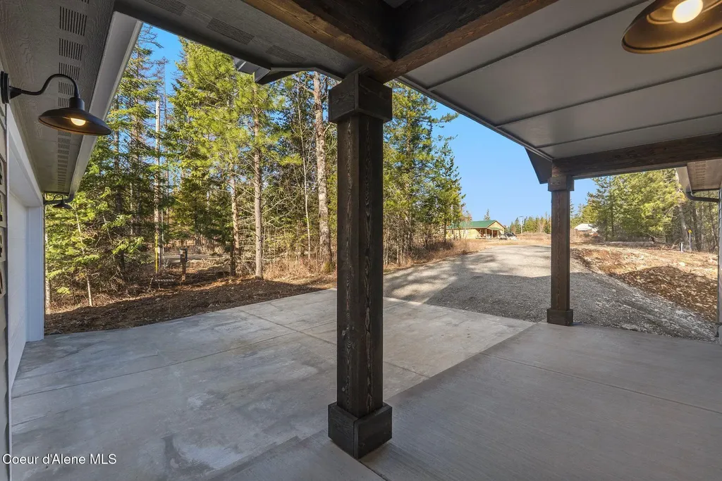 9490 Sunnyside Road Sandpoint ID 83864
