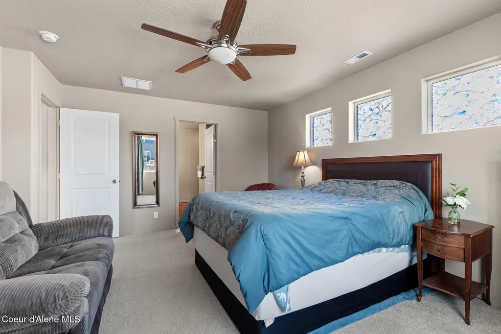 10493 N Belgrave Lp Hayden ID 83835
