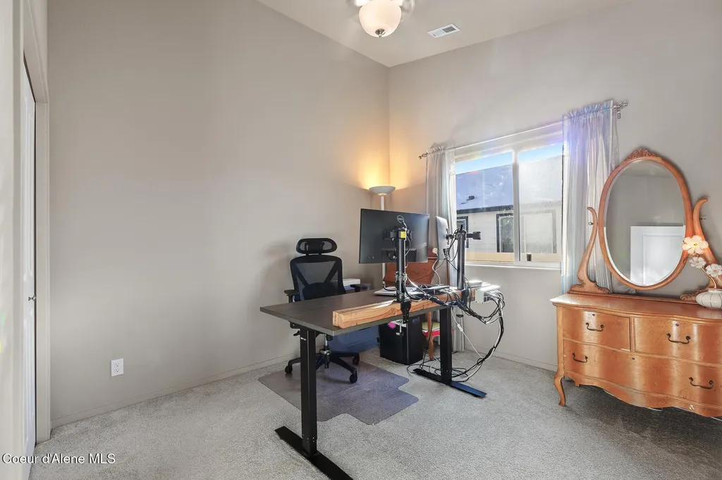 10493 N Belgrave Lp Hayden ID 83835