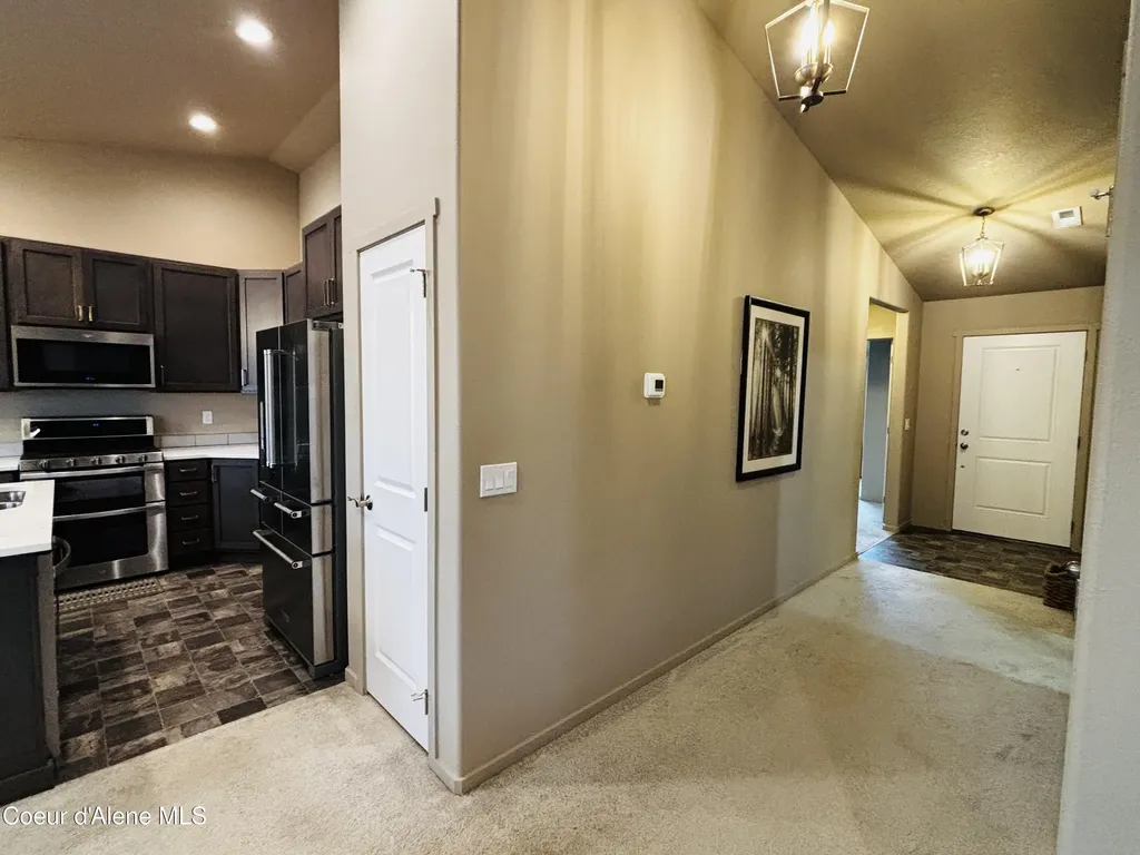 10493 N Belgrave Lp Hayden ID 83835