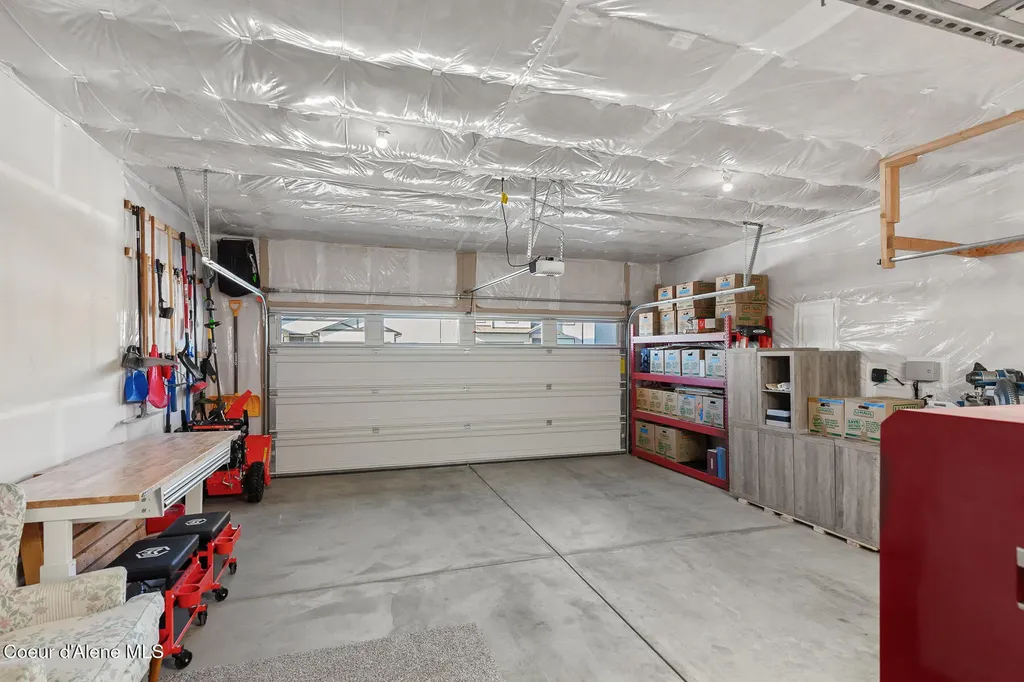 10493 N Belgrave Lp Hayden ID 83835