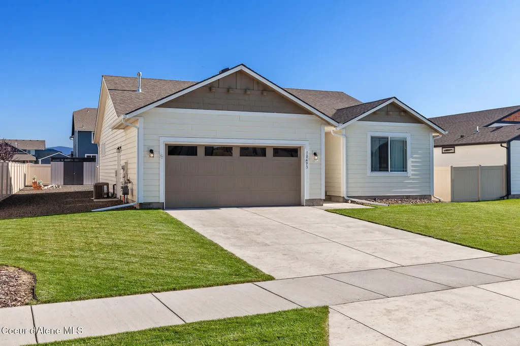 10493 N Belgrave Lp Hayden ID 83835