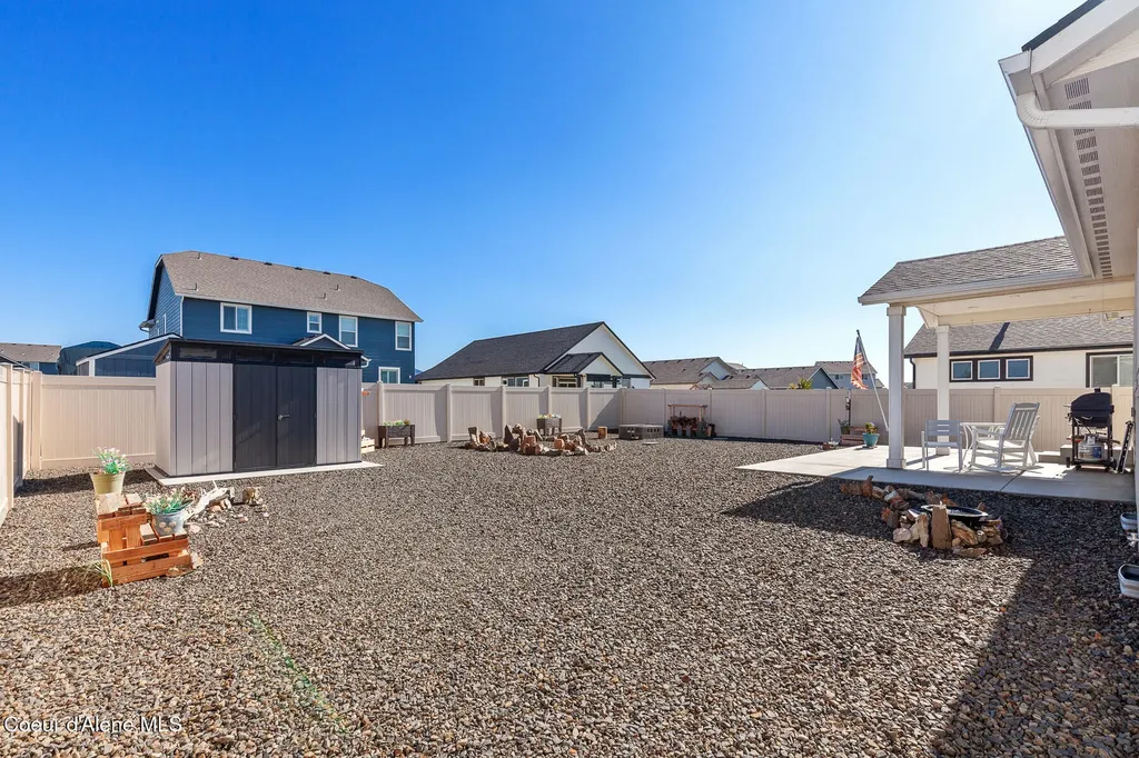 10493 N Belgrave Lp Hayden ID 83835