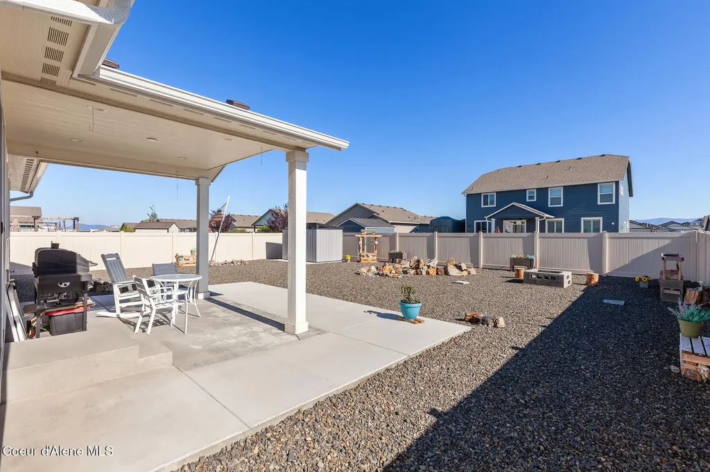 10493 N Belgrave Lp Hayden ID 83835