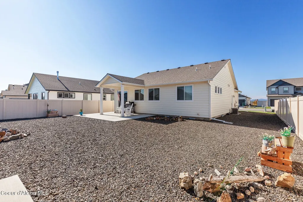 10493 N Belgrave Lp Hayden ID 83835
