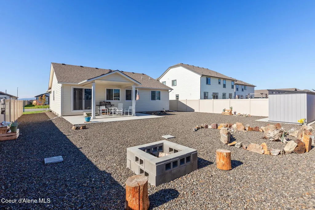 10493 N Belgrave Lp Hayden ID 83835