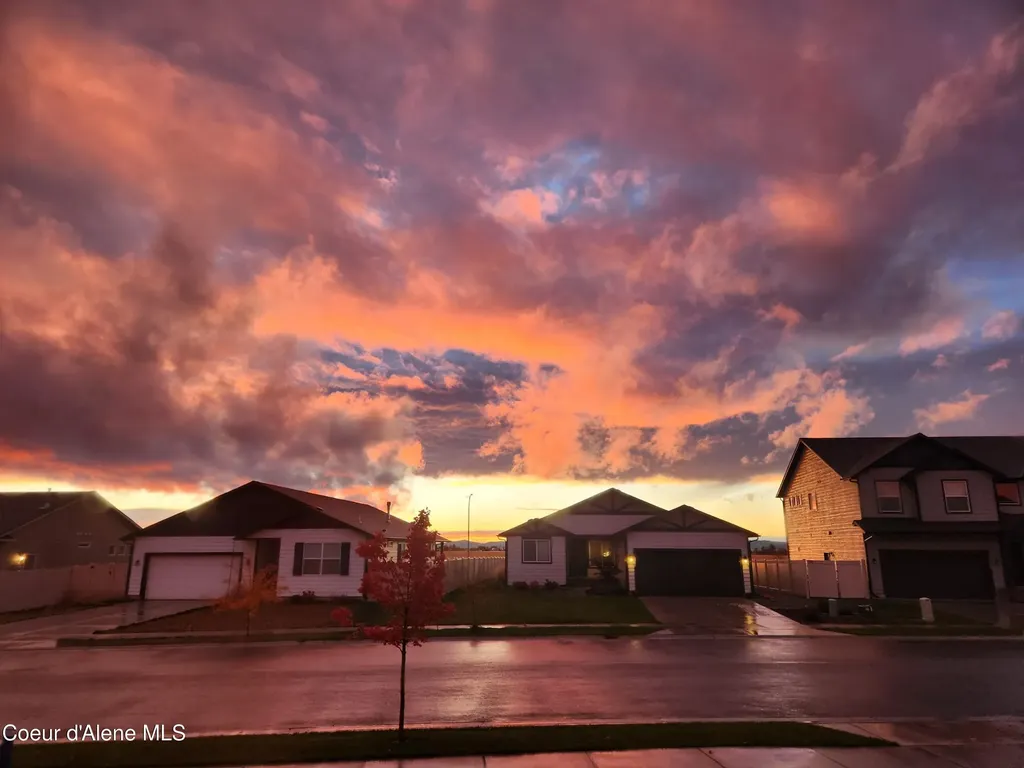 10493 N Belgrave Lp Hayden ID 83835