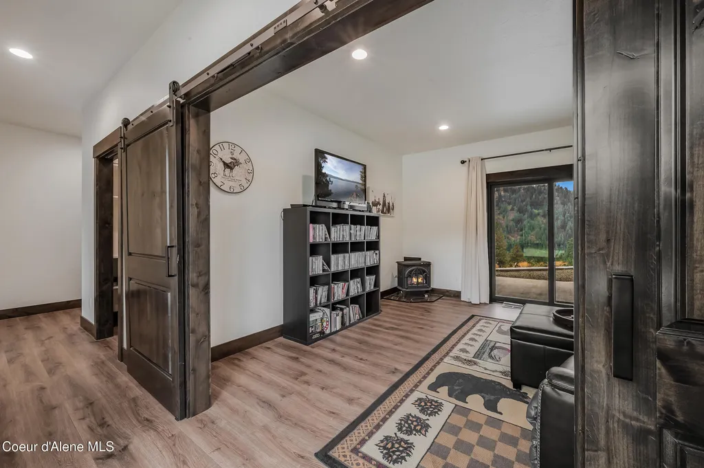 26706 S Willow Creek Road Medimont ID 83842