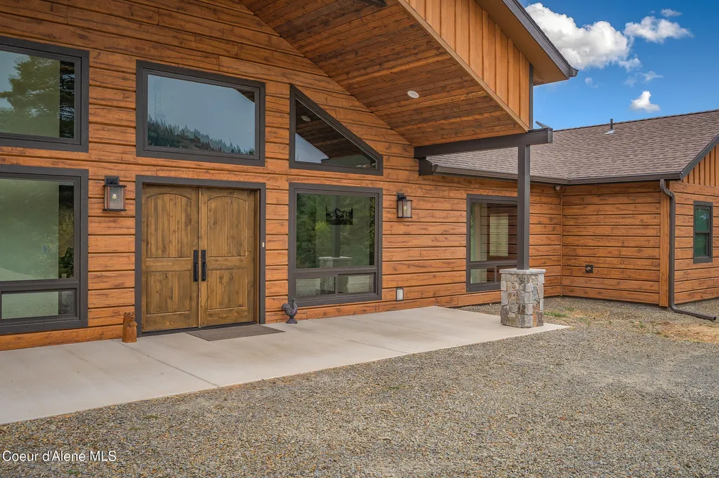 26706 S Willow Creek Road Medimont ID 83842