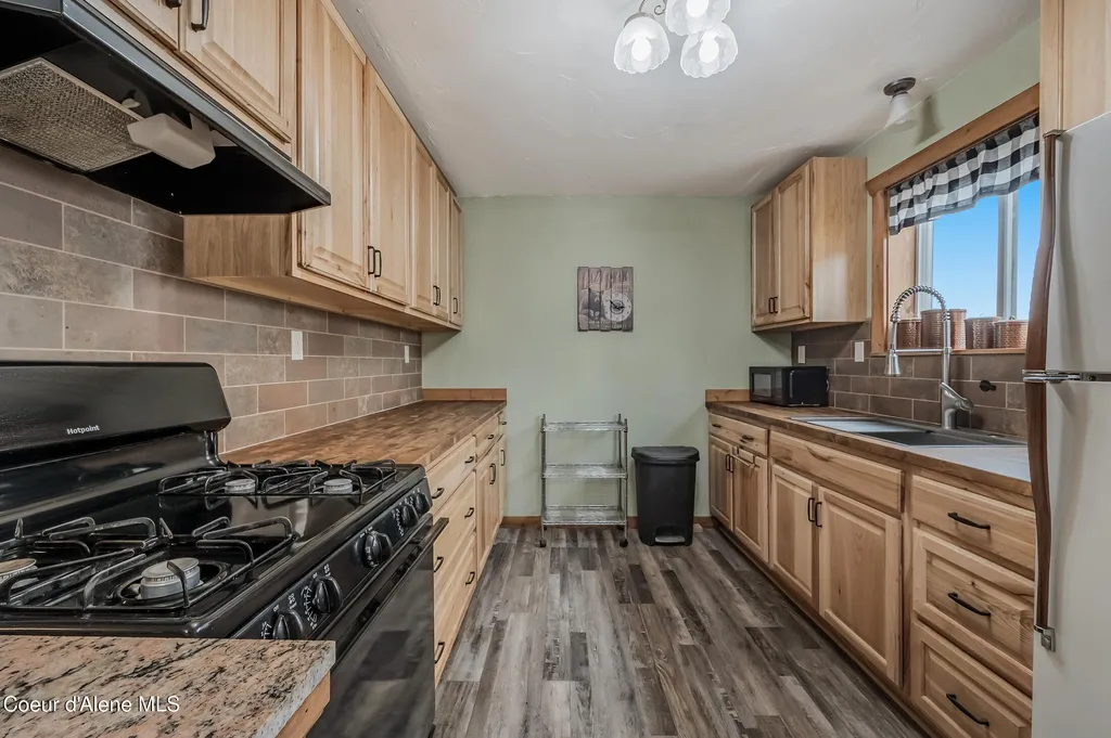 26706 S Willow Creek Road Medimont ID 83842