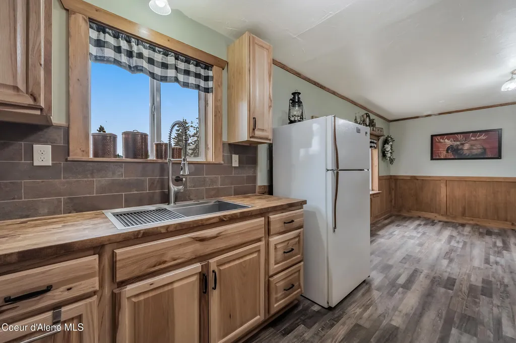 26706 S Willow Creek Road Medimont ID 83842