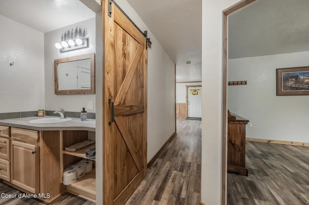 26706 S Willow Creek Road Medimont ID 83842