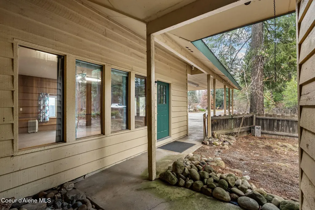 430 1st Street Priest River ID 83856