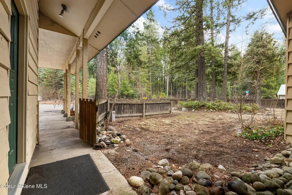 430 1st Street Priest River ID 83856